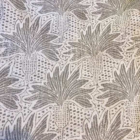 Vineyard Vines White and Grey Denim Jeans - Picture 6 of 12